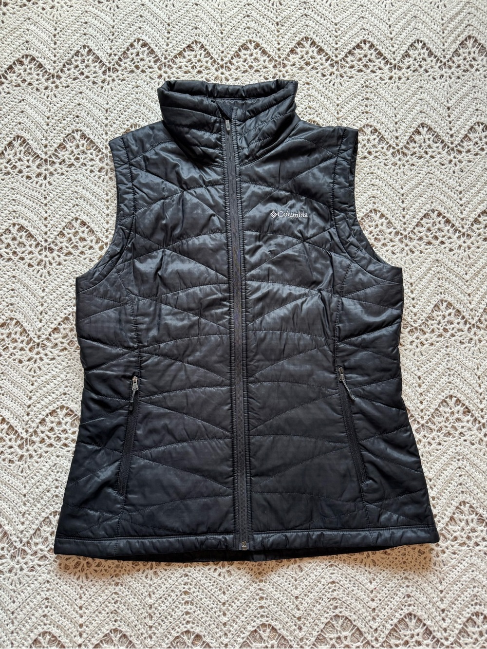 Columbia Women’s Black Quilted Vest with Stand Collar Omni Heat Size Large